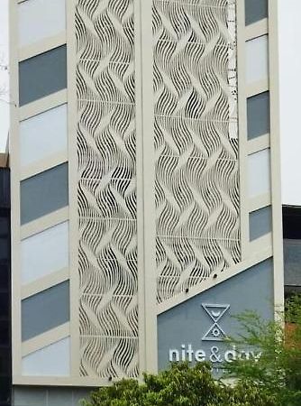 나이트 앤 데이 자카르타 - 망가 베사르 호텔 외부 사진